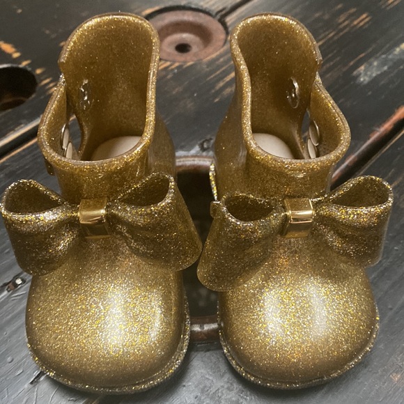MINI MELISSA Sugar Rain Bow Rain Boots Gold Glitter Bow - Used, Worn Once - Picture 4 of 12